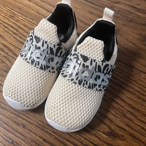 Adidas baby shoes  sneakers_SZ-US6_like new